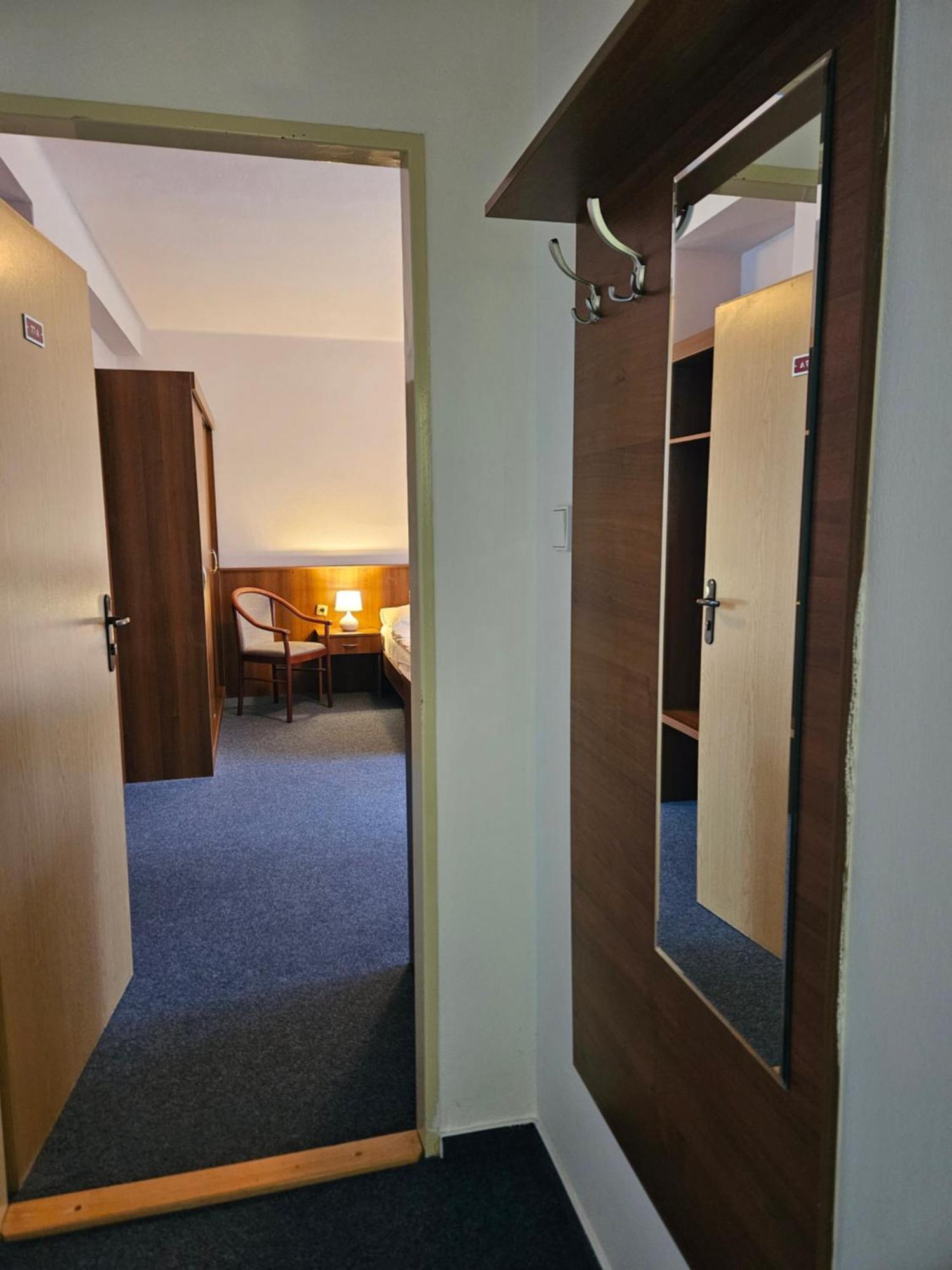 Hotel Trim 파르두비체 외부 사진