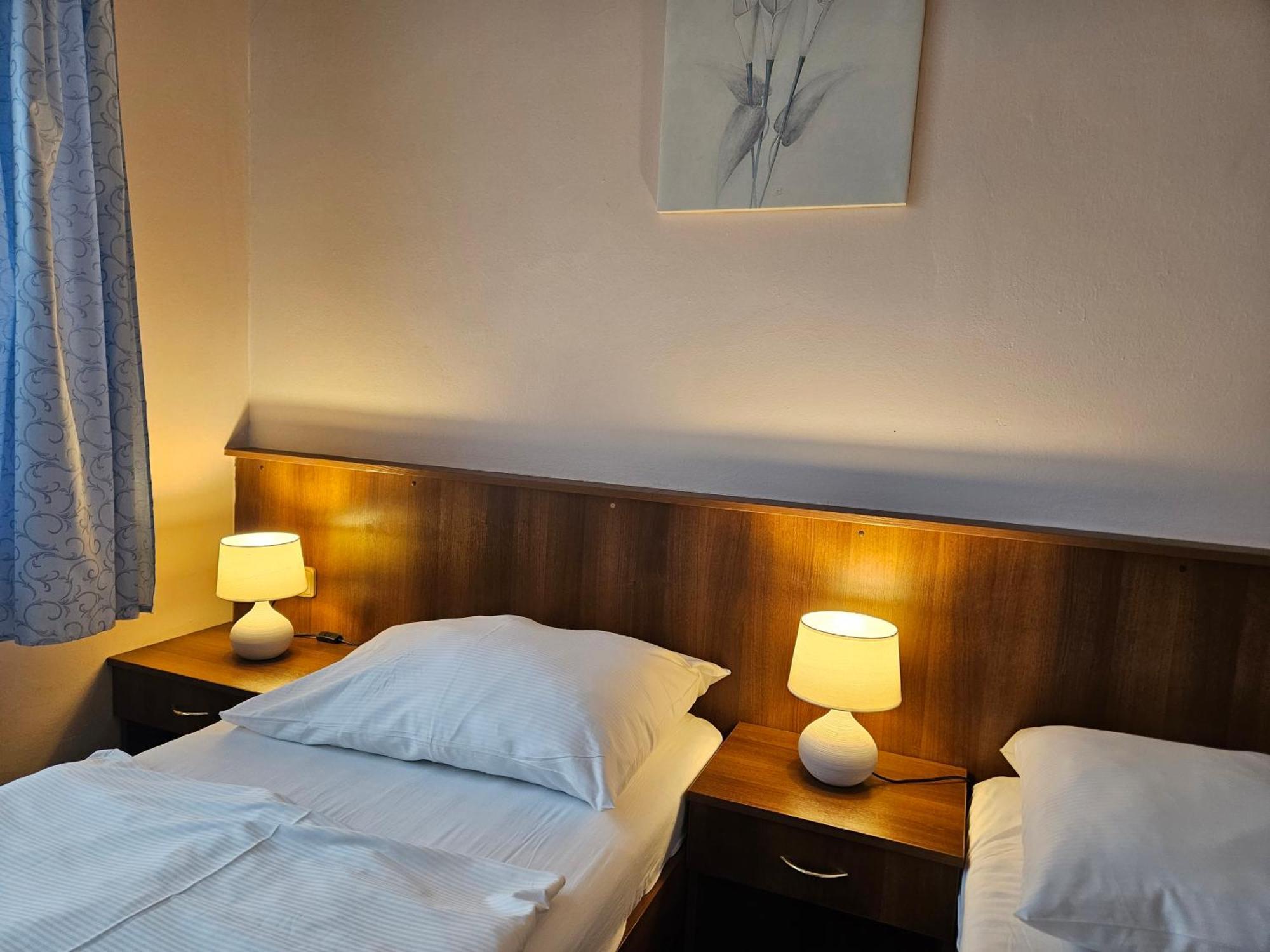 Hotel Trim 파르두비체 외부 사진