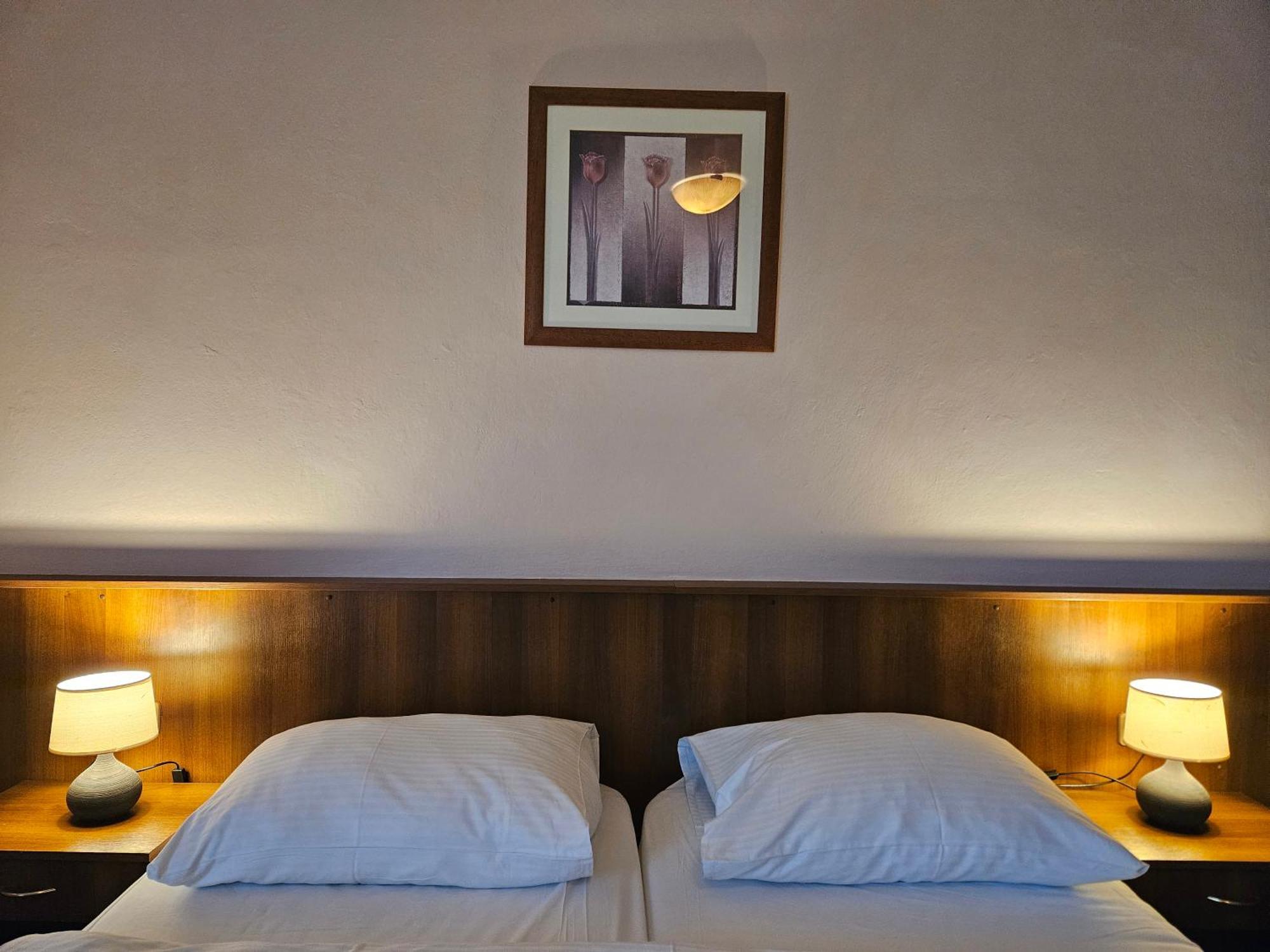 Hotel Trim 파르두비체 외부 사진